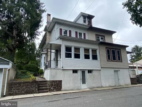 826 Seneca St, Pottsville, PA 17901