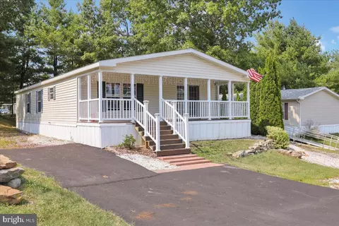 211 Hope Dr, New Ringgold, PA 17960