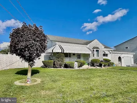 225 S Broad Mountain Ave, Frackville, PA 17931