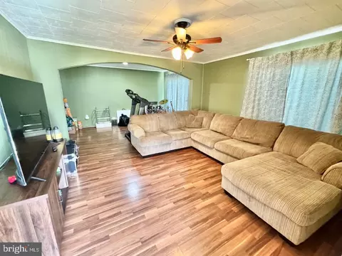 230 W Grand Ave, Tower City, PA 17980