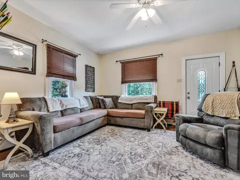 Living - 413 Maple Ave, Marlin, PA 17951 photo 1 of 2