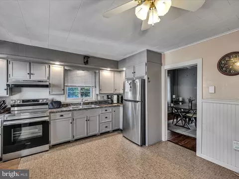 Kitchen - 413 Maple Ave, Marlin, PA 17951 photo 2 of 2