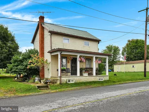 32 Schuylkill Rd, New Ringgold, PA 17960