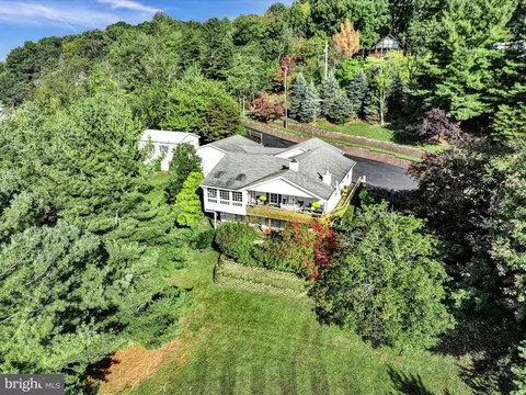 1892 Bow Dr, Auburn, PA 17922