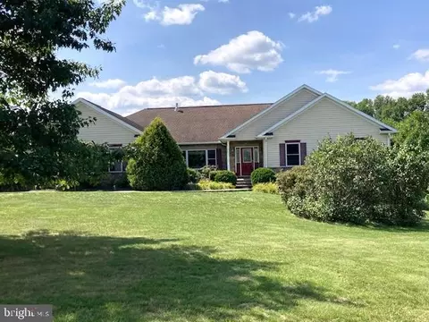 114 Grist Mill Rd, Schuylkill Haven, PA 17972