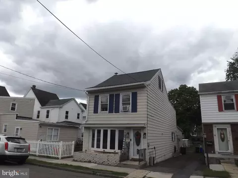 438 S Mill St, Saint Clair, PA 17970