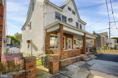 158 N Railroad Ave, Frackville, PA 17931