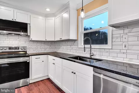 Kitchen - 231 Chee St, Barnesville, PA 18214 photo 3 of 3