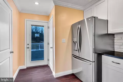 Entry Way - 231 Chee St, Barnesville, PA 18214 photo 2 of 6