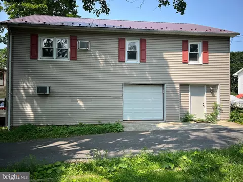 35 Moyer St, Pine Grove, PA 17963