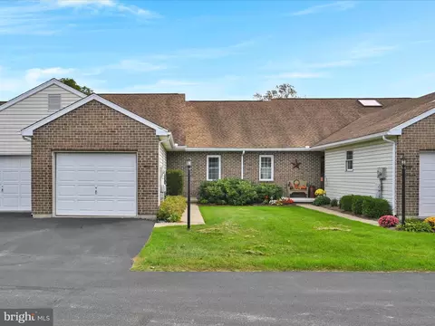 4002 Brookside Ct, Orwigsburg, PA 17961