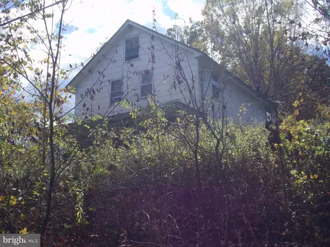 49 Steins Mill Rd, Pottsville, PA 17901