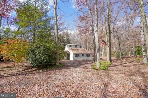 111 Lake Dr, Nesquehoning, PA 18240