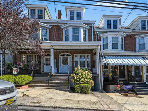 218 N A N 18th St, Pottsville, PA 17901