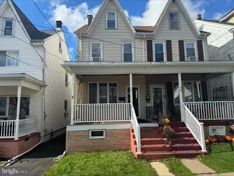 28 S Fourth St, Frackville, PA 17931