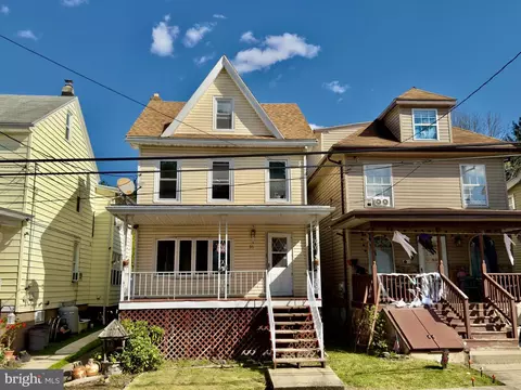 86 Washington St, Middleport, PA 17953