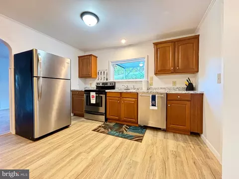 20 S Spruce St, Branchdale, PA 17923