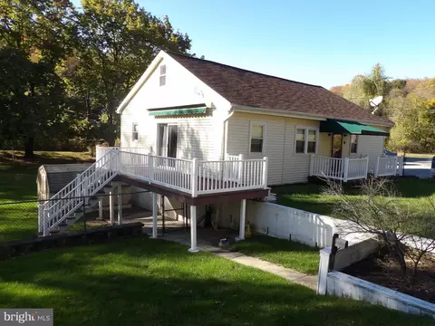 921 Garfield Ave, Pottsville, PA 17901