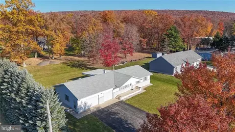 15 Wyoming St, Tamaqua, PA 18252