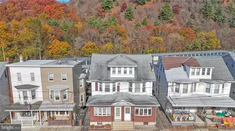 725 E Broad St, Tamaqua, PA 18252