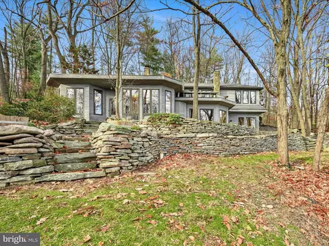 319 Deer Trail Dr, Schuylkill Haven, PA 17972