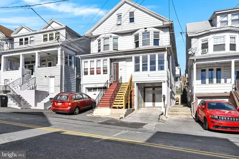 211 Schuylkill Ave, Shenandoah, PA 17976