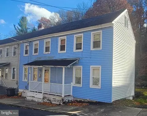 83 Main St, Pottsville, PA 17901