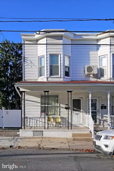 1734 W Norwegian St, Pottsville, PA 17901