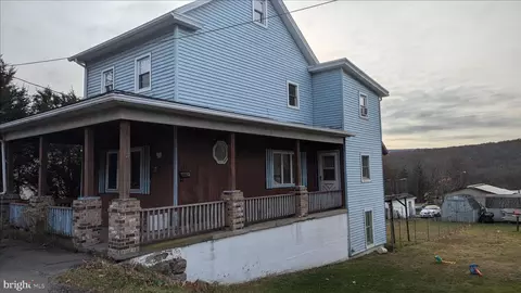 402 W Grand Ave, Tower City, PA 17980