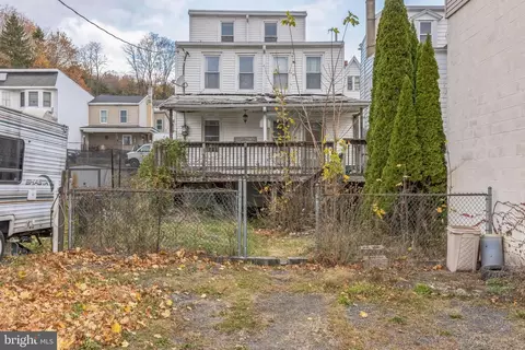 1422 Market St, Ashland, PA 17921