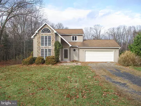 621 Broad St, Hegins, PA 17938