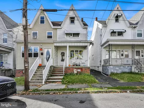 140 S 2nd St, Frackville, PA 17931