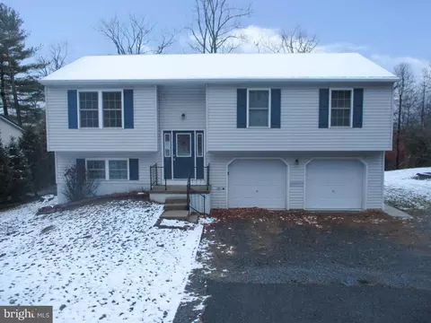 62 Papoose Dr, Auburn, PA 17922