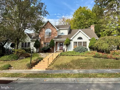 202 Norwegian Woods Dr, Pottsville, PA 17901