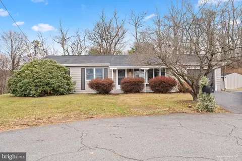 14 Donna Cir, Pottsville, PA 17901