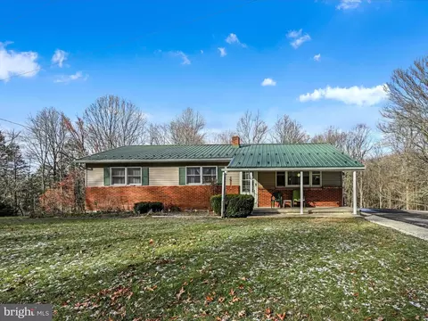 147 Mexico Rd, Pine Grove, PA 17963