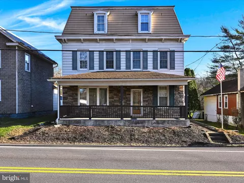 148 Pleasant Valley Rd, Pine Grove, PA 17963