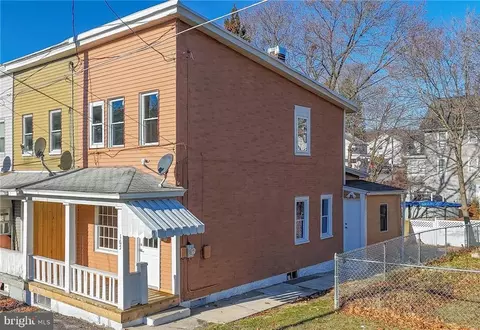 165 W Moser Ave, Coaldale, PA 18218