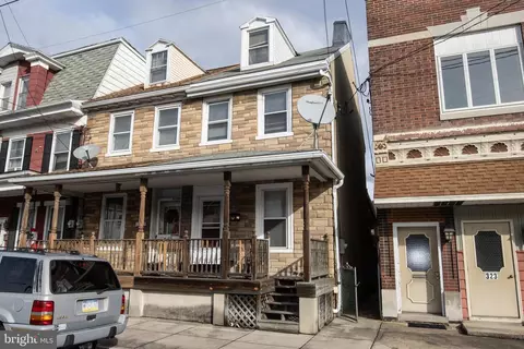 319 S 2nd St, Saint Clair, PA 17970