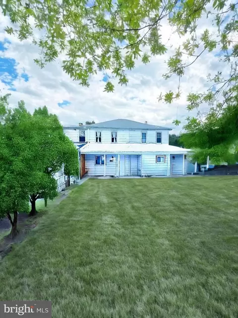 18 Spruce St, Branchdale, PA 17923