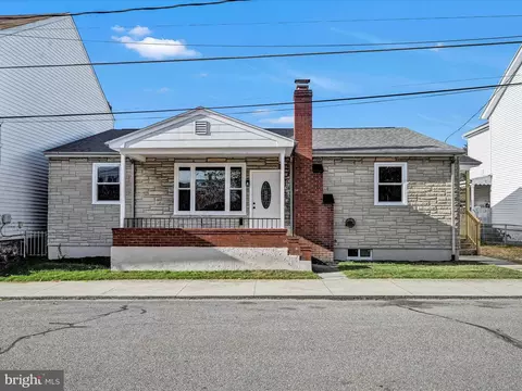 34 S Mill St, Saint Clair, PA 17970