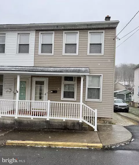 13 W Laurel St, Tremont, PA 17981
