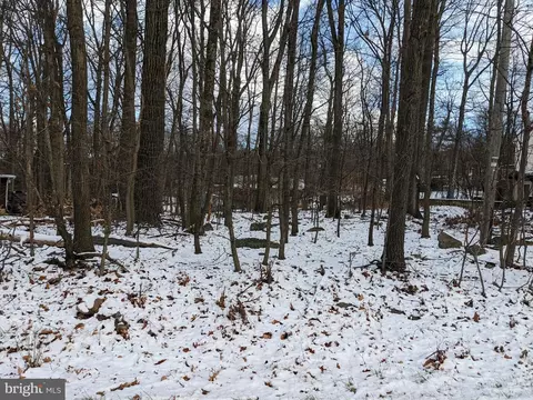 137 Navajo, Auburn, PA 17922