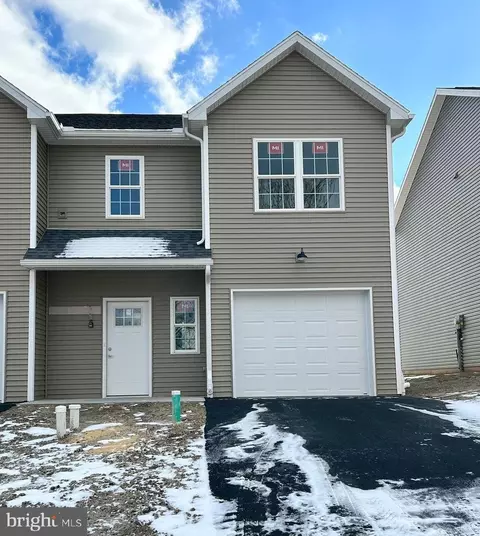 35 Railroad St, Cressona, PA 17929