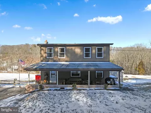 21 Owl Ln, Pine Grove, PA 17963