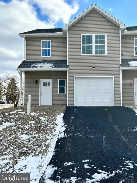 37 Railroad St, Cressona, PA 17929