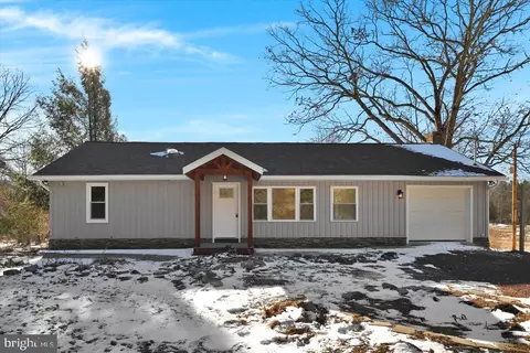736 Rock Rd, Pine Grove, PA 17963