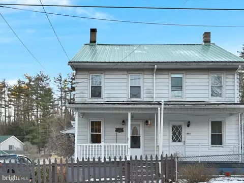 502 Forest Ln, Pottsville, PA 17901