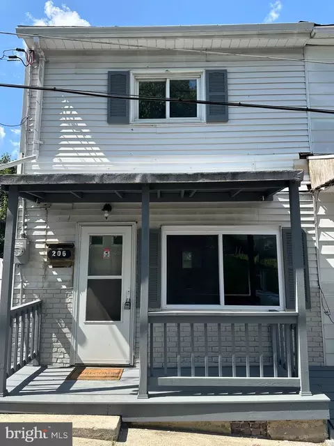 206 Middle St, Minersville, PA 17954