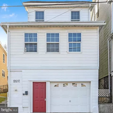 212 E High St, Coaldale, PA 18218